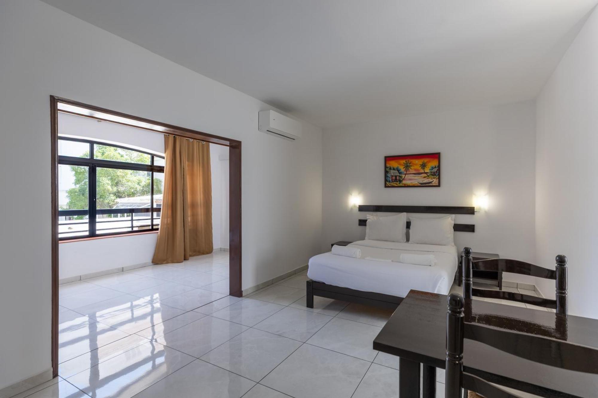 Magna Oura Hotel อัลบูเฟรา ภายนอก รูปภาพ