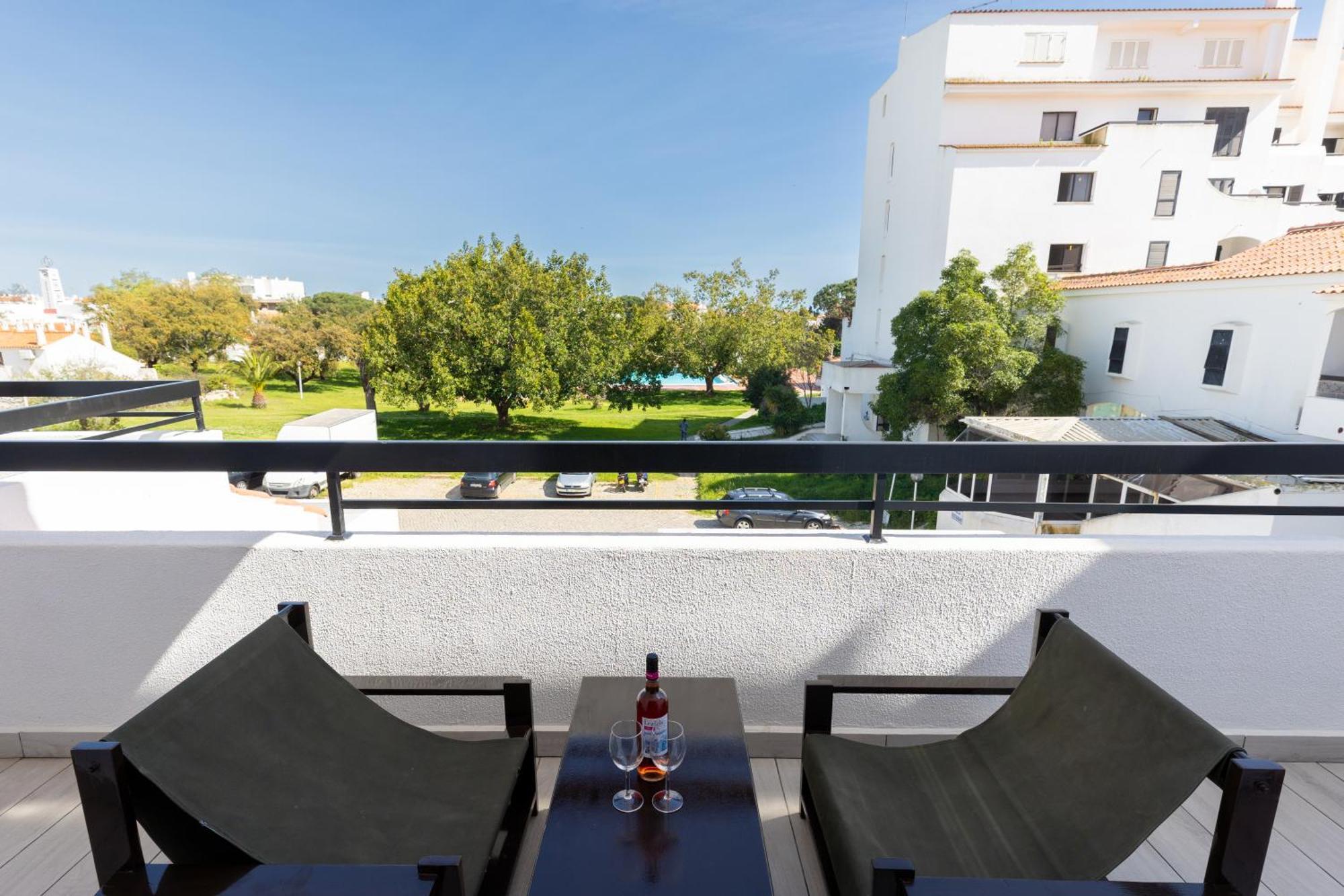 Magna Oura Hotel อัลบูเฟรา ภายนอก รูปภาพ