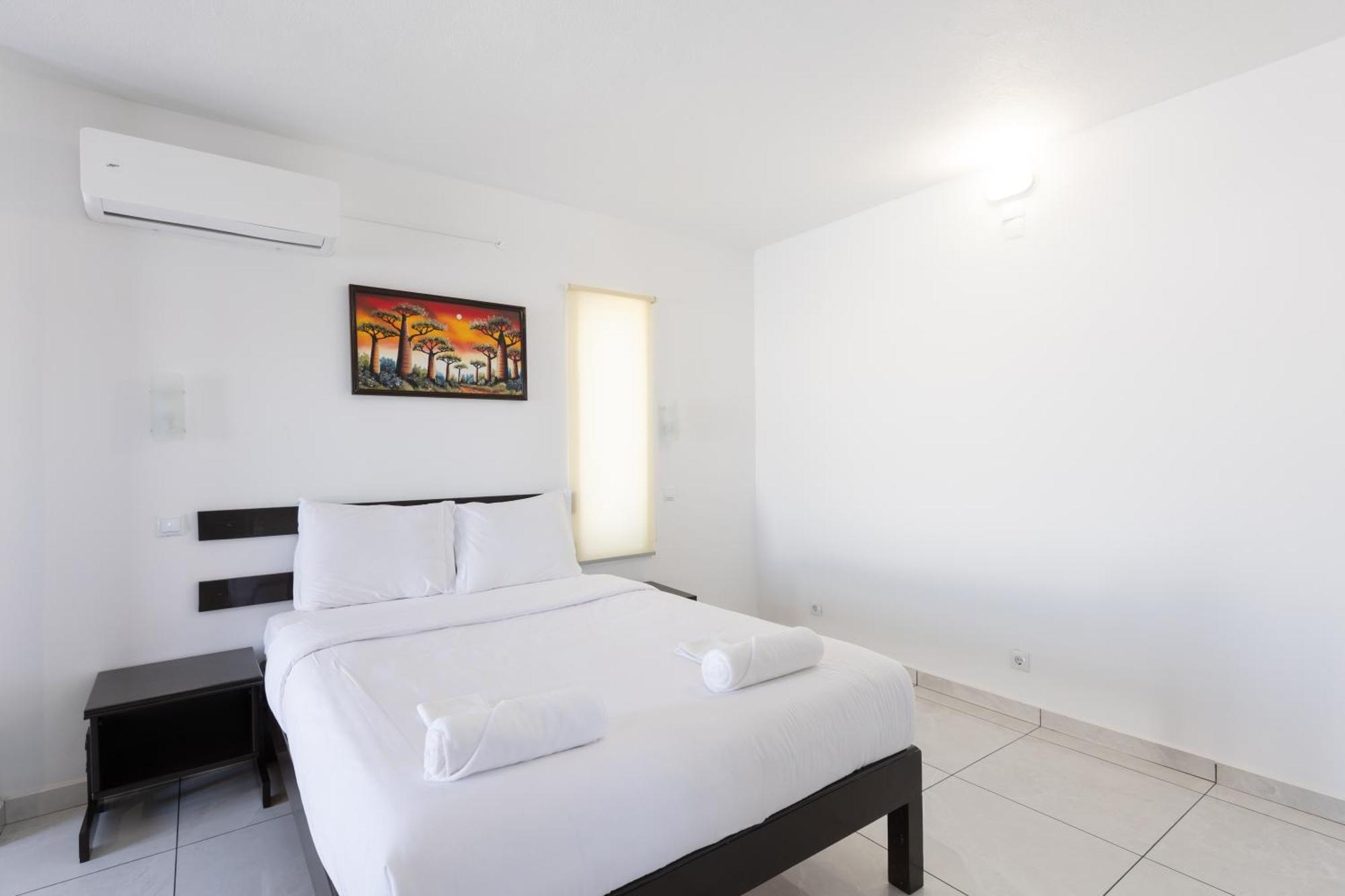Magna Oura Hotel อัลบูเฟรา ภายนอก รูปภาพ